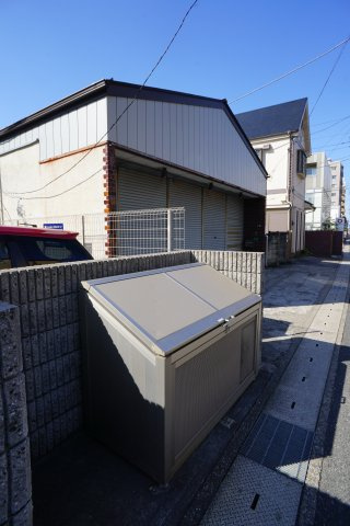 グランシャイン本八幡のその他|共用部にはゴミストッカーを設置♪