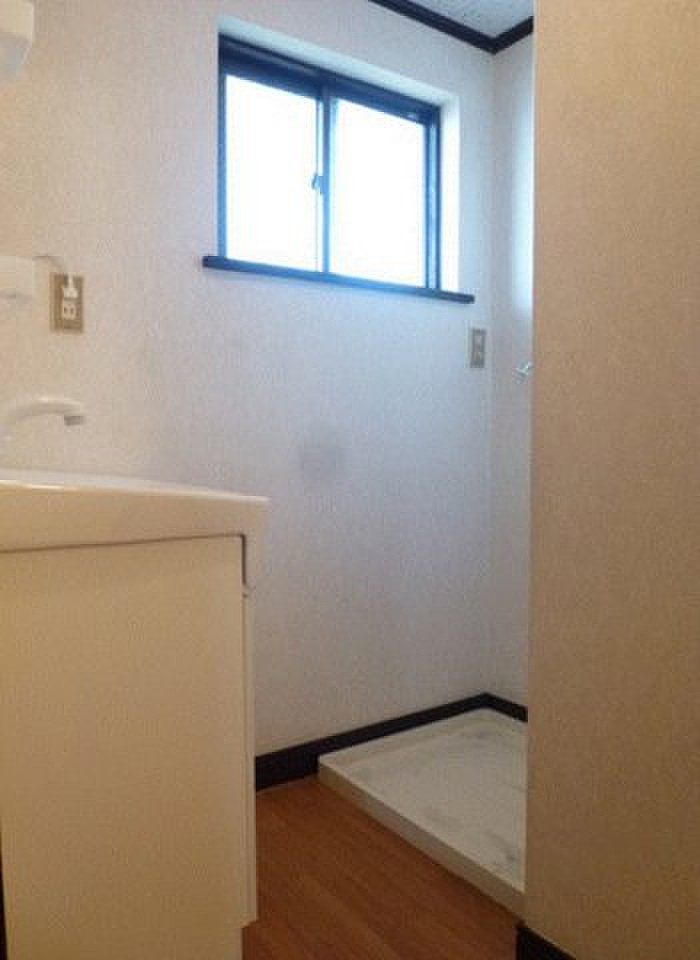 セキハイツ【10,000円キャッシュバック対象物件】の洗面所|使いやすい洗面所です
