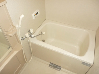 【浴室】 | メリーシャトレーン | 一日の疲れをリフレッシュ♪追い焚き機能付きです（*^＿^*）