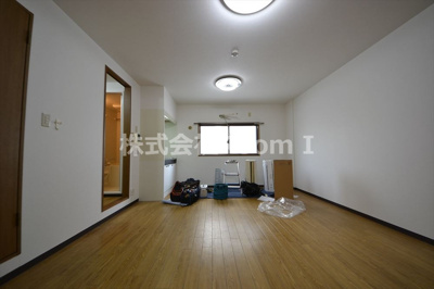 【居間・リビング】 | 谷4プラザ | こちらのリビングで趣味の時間をお楽しみください