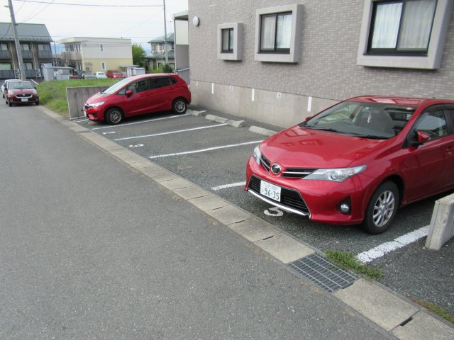 エクセレント中桜田の駐車場