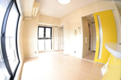 【居間・リビング】 | クレイドル上町Ⅱ | ゆったりとした居間です