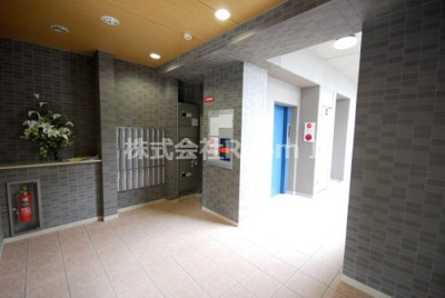 【エントランス】 | クレイドル上町Ⅱ | 建物の内部です