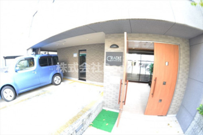 【駐車場】 | クレイドル上町Ⅱ | 駐車場に車を止められます