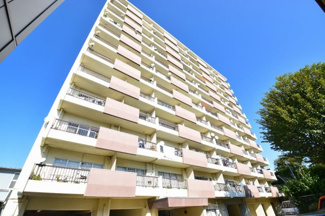 【外観】 | 重厚感のあるタイル張りの外観。