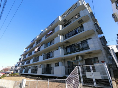 【外観】 | クリオ西寺尾弐番館 | JR横浜線「大口」駅徒歩15分。
安心のオートロック付き、平成2年築マンションです。