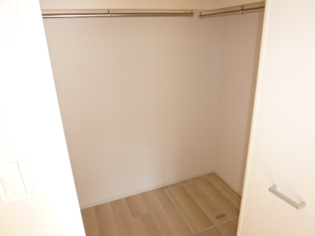 アムールＢの収納|ウォークインクローゼット