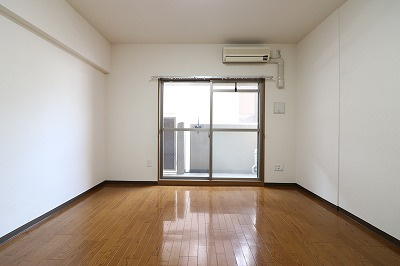 【寝室】 | ラ・ペジブル | 広々とした洋室です