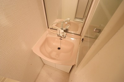 【洗面所】 | ラ・ペジブル | 独立洗面化粧台が付いています