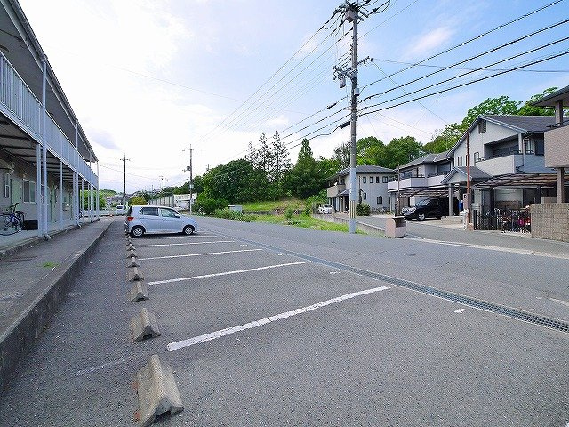 サニーコート登美ヶ丘の駐車場|駐車場完備です