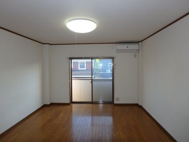 サンシャイン青山の洋室