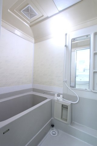 レジデンス永田台の浴室