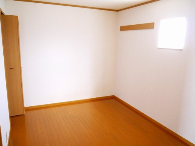 ベルコート（上之庄）の内装|明るい色調の室内です