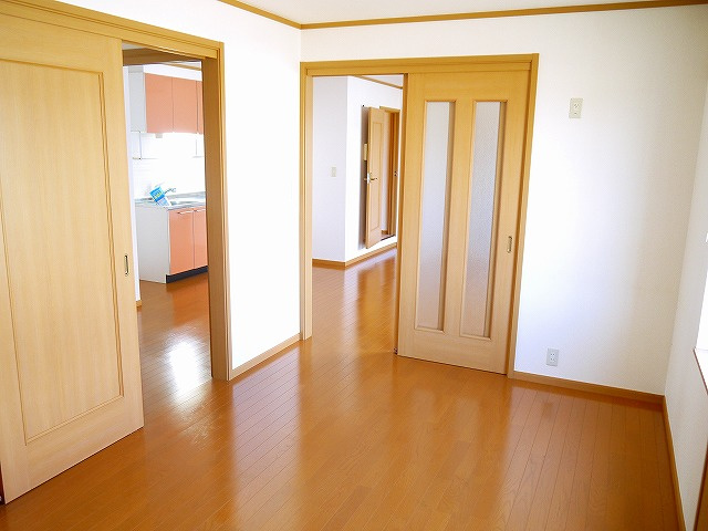 ベルコート（上之庄）の洋室|ゆったりした洋室です