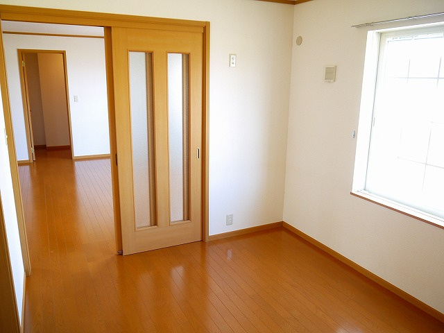 ベルコート（上之庄）の洋室|広々とした洋室です