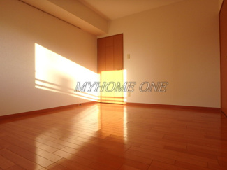 【洋室】 | グランパティオ | 洋室7.7帖