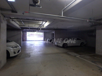 【駐車場】 | グランパティオ | 屋内地下駐車場
