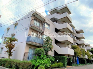 【外観】 | ■専有⾯積/98.84平米 ■バルコニー/8.77平米 ■ルーフバルコニー/11.3平米 ■総戸数/148⼾ ■構造・規模/RC造・陸屋根・5階建 ■築年⽉/1982年11⽉ ■間取り/4LDK 