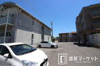 【駐車場】