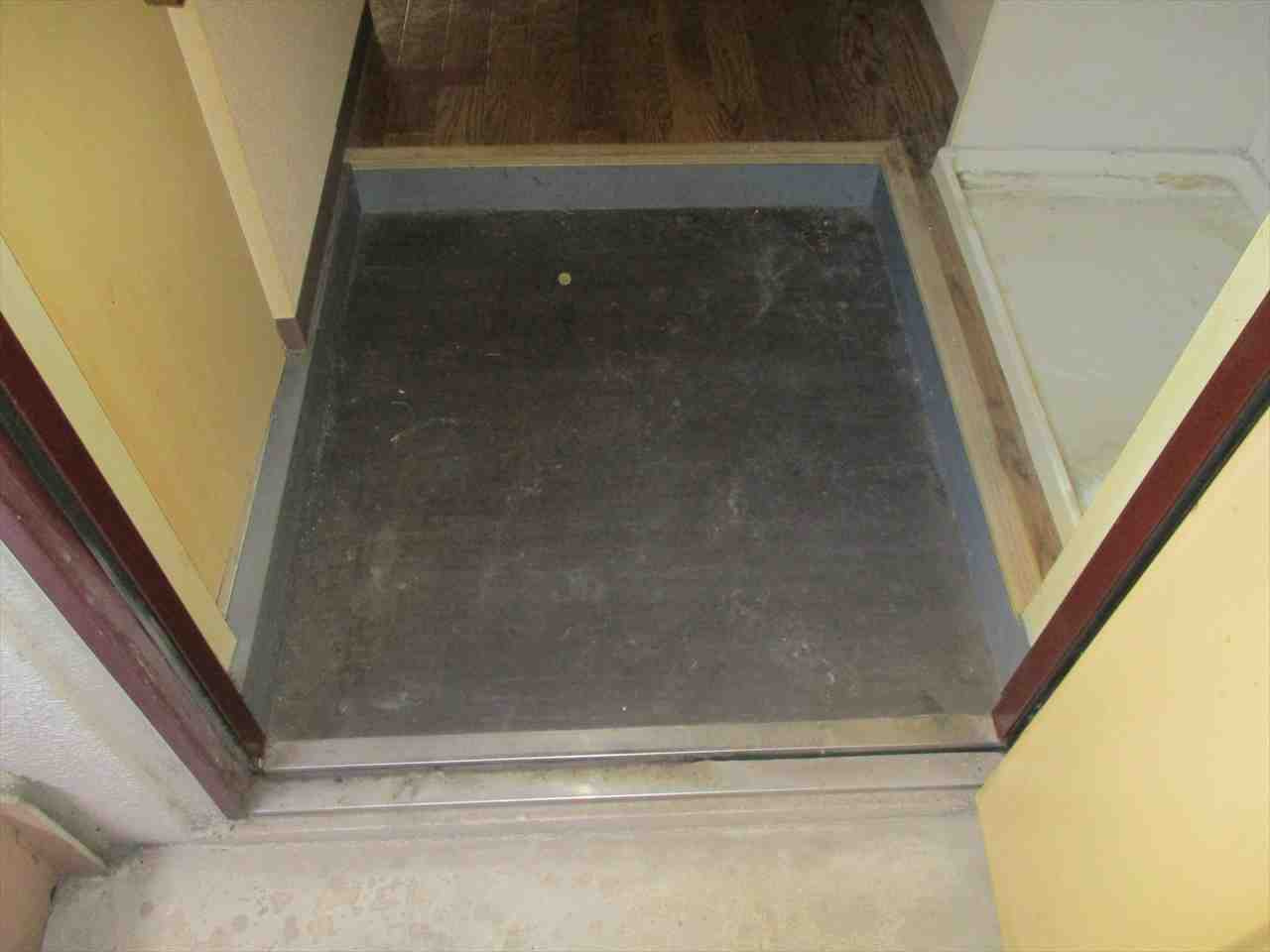 マンションAA｜名古屋市の賃貸ならMy賃貸の玄関|マンションAA
＊清掃前