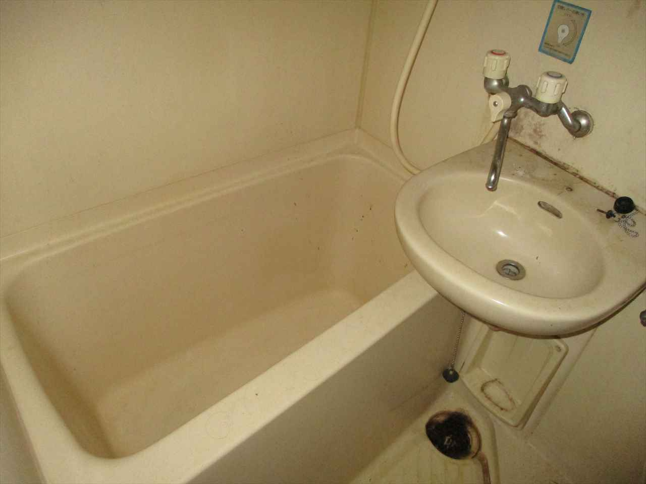 マンションAA｜名古屋市の賃貸ならMy賃貸の浴室|マンションAA
＊清掃前