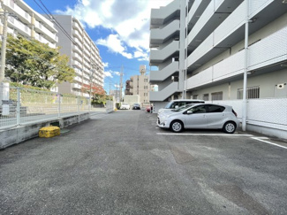 【駐車場】 | 敷地内駐車場は満車ですが、徒歩2分の場所に月極駐車場を確保しています！