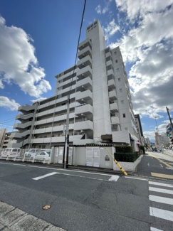 【外観】 | ◆◇内装リフォーム済み◇◆
西新駅まで徒歩10分
大通りを1本で、歩道があり小さなお子様のいる家庭も安心です