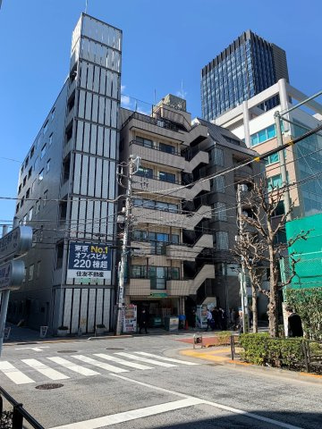 イイダバシアイエスビルの外観