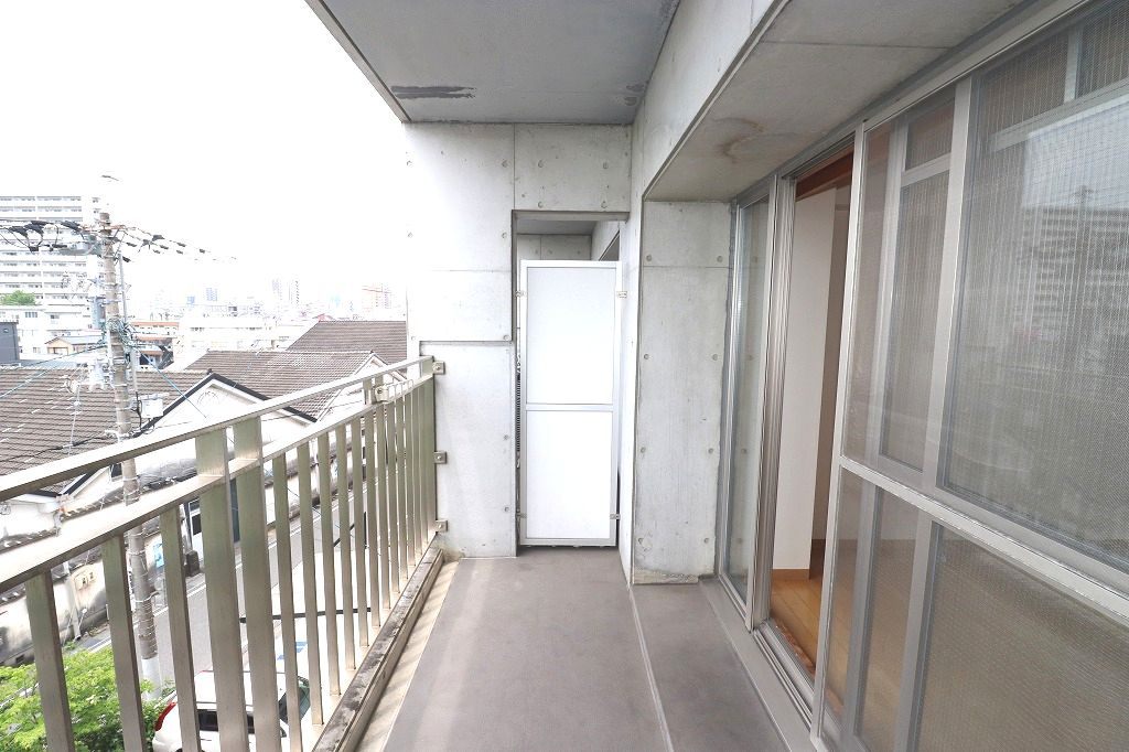 カーサ地球33番地のバルコニー|バルコニーからの眺めを楽しみながら食事をしませんか