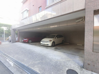 【駐車場】 | 平置き駐車場です。