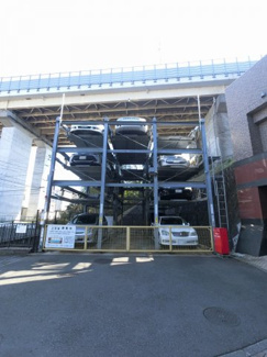 【駐車場】 | 機械式駐車場です。