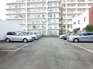 【駐車場】 | 平置き駐車場です。