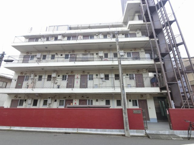 【外観】 | 富士見コーポ | 総戸数19戸、昭和46年4月築のマンションです。
専有面積32.44平米、1LDKのリフォームのお部屋となります。