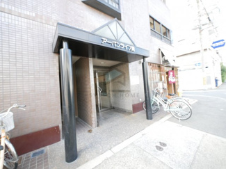 【エントランス】 | 落ち着いたエントランスです