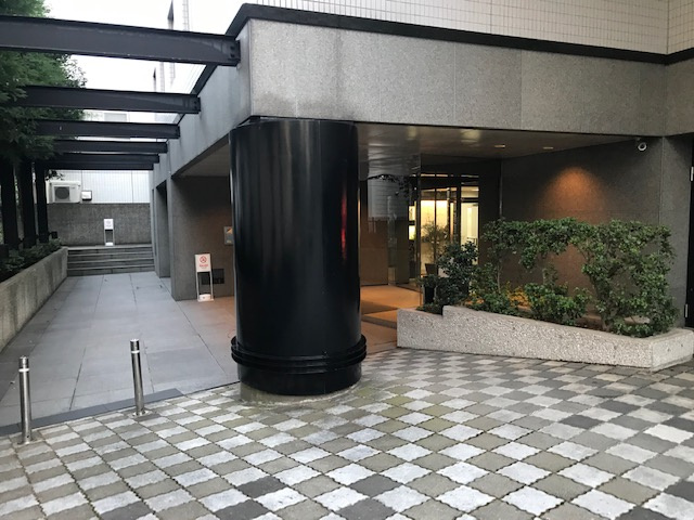 代々木コミュニティビルのエントランス