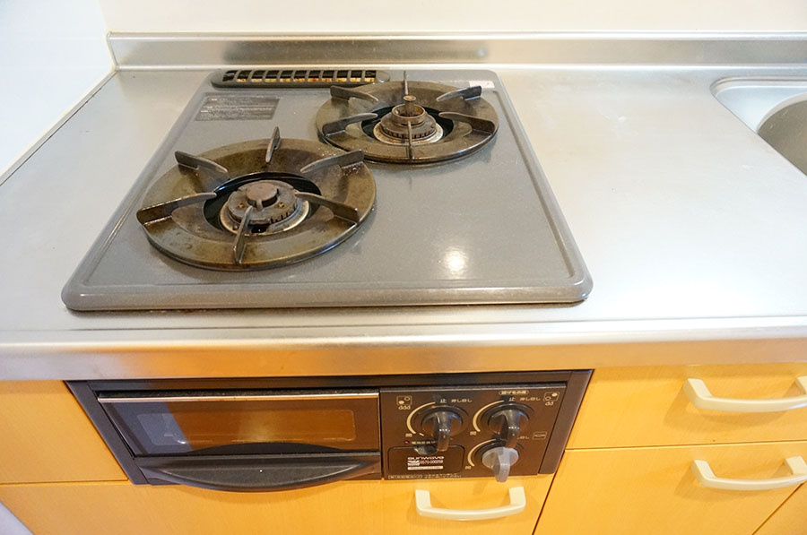 カーサビアンコ成田空港のキッチン|2口ガスコンロ