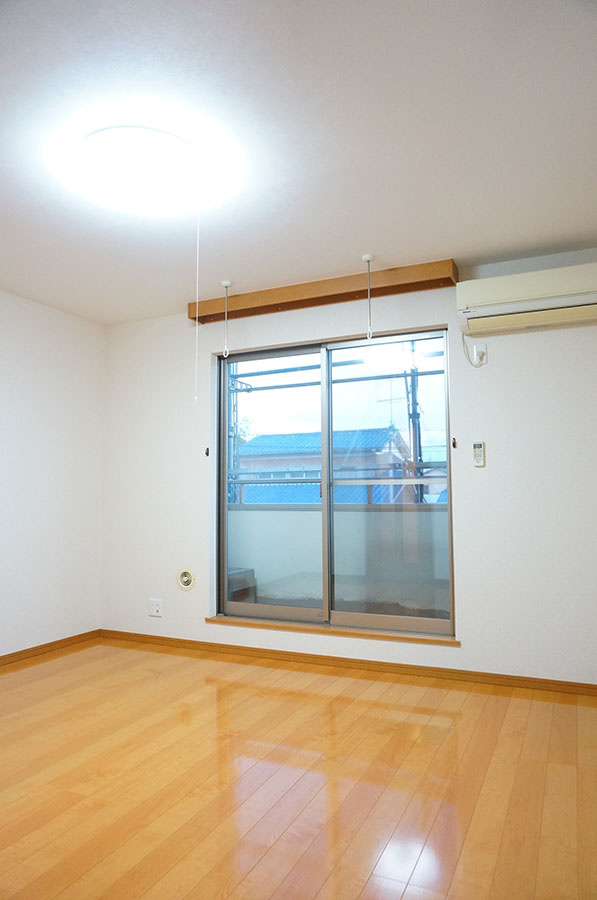 カーサビアンコ成田空港の居間・リビング