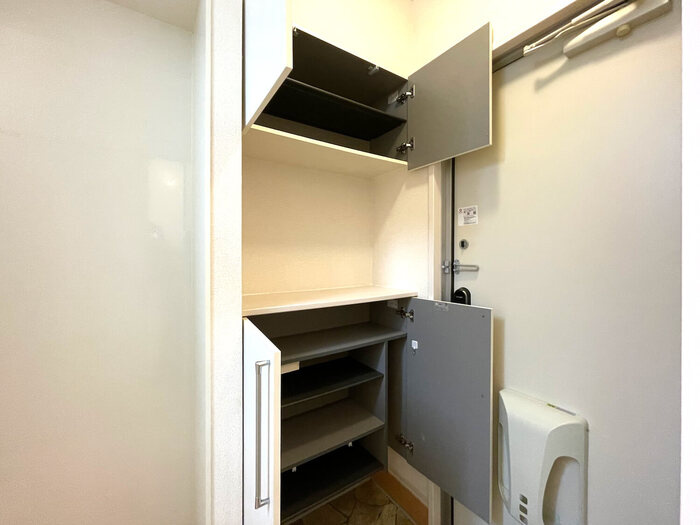 グランモア青葉の玄関|シューズボックス