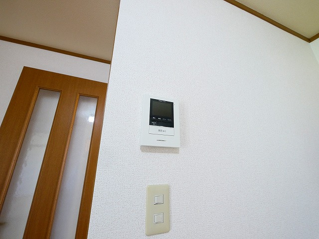 ファミーユ・ドゥーのセキュリティ|モニター付きインターホーン