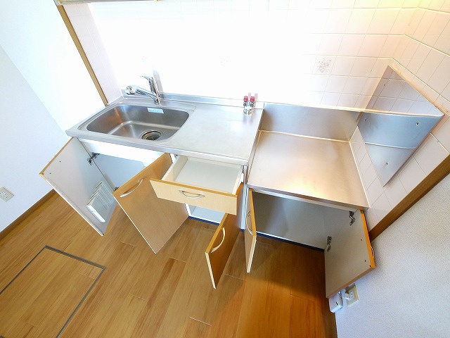 ファミーユ・ドゥーのキッチン|使いやすいキッチンです