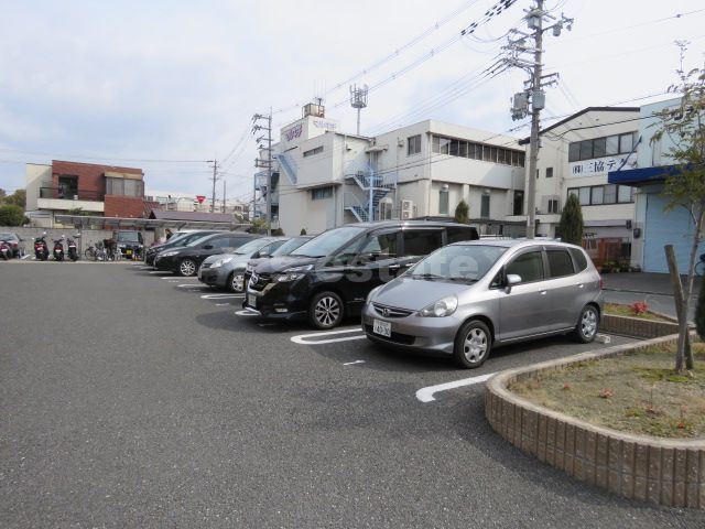 【駐車場】 | グランシャリオ