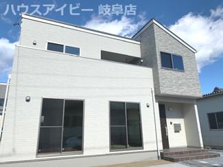 【外観】 | 岐阜市中　新築建売　全4棟　18帖以上の広々空間　駐車場3台可能！　WIC・SIC・パントリー付き！