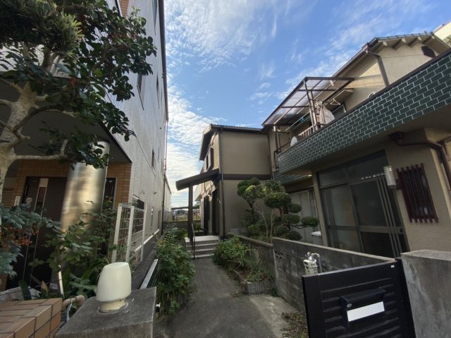 大東市御供田5丁目中古戸建ての外観|■門扉をつぶしてガレージに♪