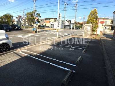 【駐車場】 | ポロメリア | 車をお持ちの方に嬉しい駐車場付きの物件です