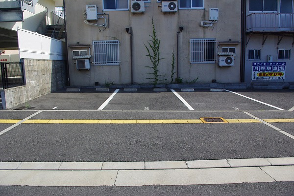 スカイモータープールの外観