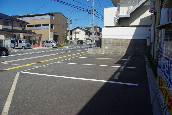 スカイモータープールの外観