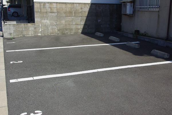 スカイモータープールの外観