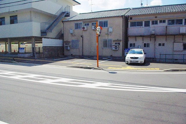 スカイモータープールの外観