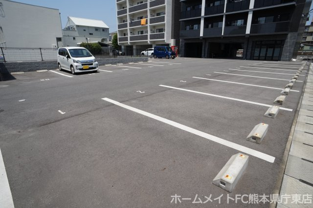 熊本市南区田迎３丁目の賃貸マンションの駐車場