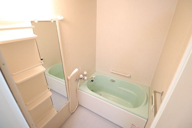 スティルライフの浴室